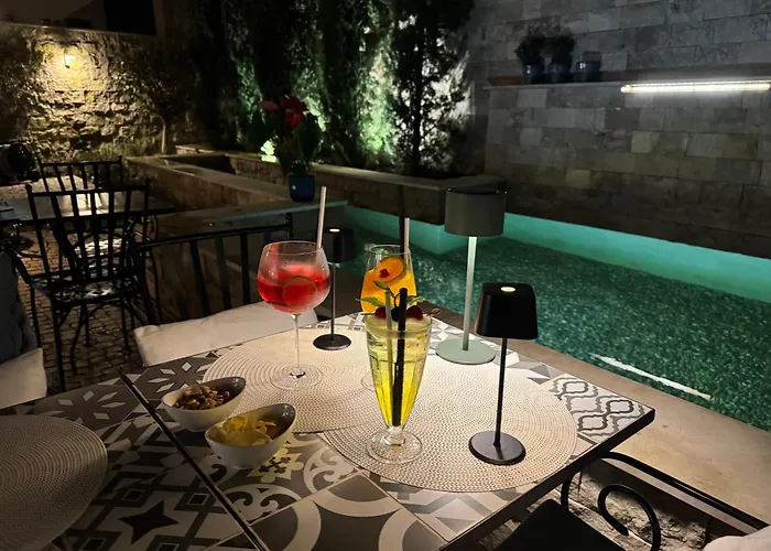 Eleven, Boutique Luxury House & Garden