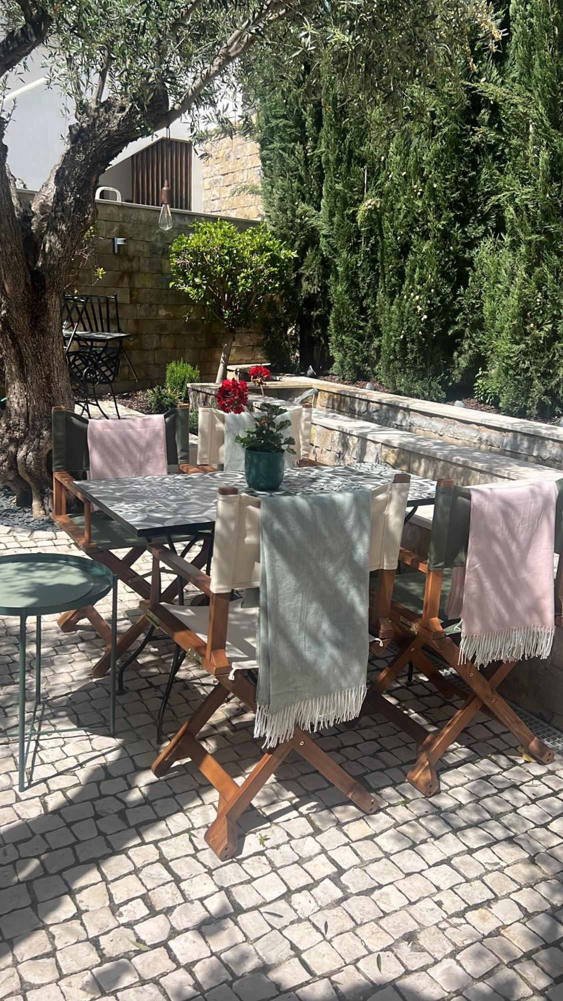 Bed & Breakfast Eleven, Boutique Luxury House & Garden *