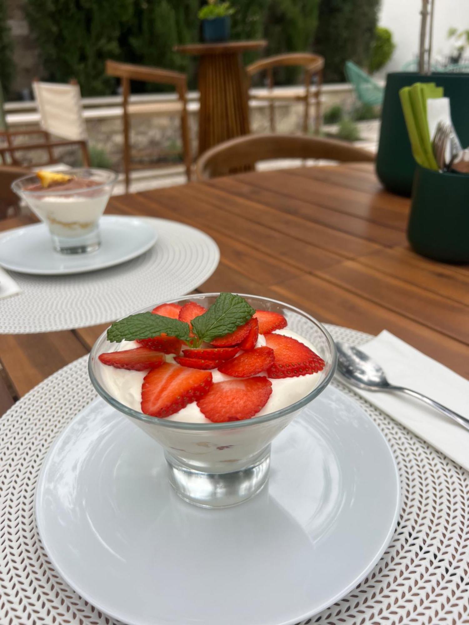 Bed & Breakfast Eleven, Boutique Luxury House & Garden