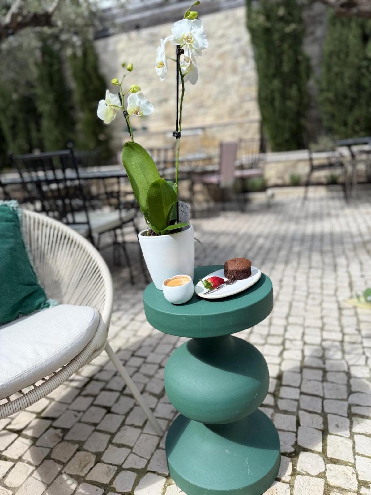 Bed & Breakfast Eleven, Boutique Luxury House & Garden *